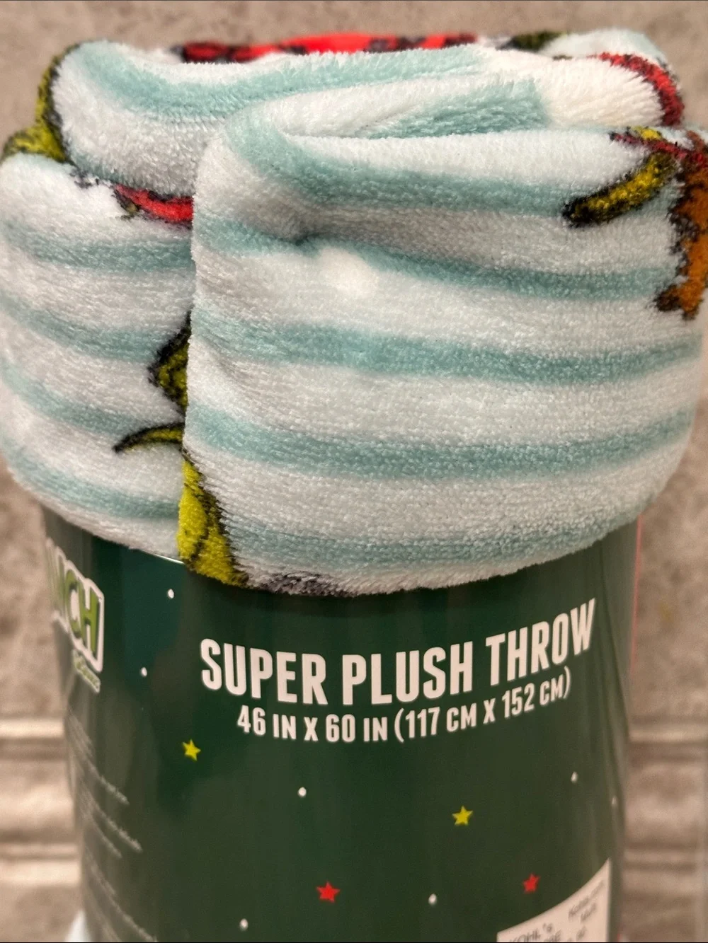 The Grinch Super Plush Throw Blanket NEW Dr Seuss Soft Warm 46” X 60”